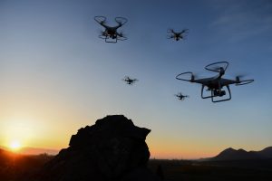 Fortschrittliches autonomes Drohnensystem als Symbol für die Entwicklung von UAV-Technologien, elektronische Widerstandsfähigkeit und industrielle Anwendungen