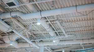 HVAC-Systeme und Rohrleitungen mit schwingungsdämpfenden Lösungen für den akustischen Komfort in Gebäuden