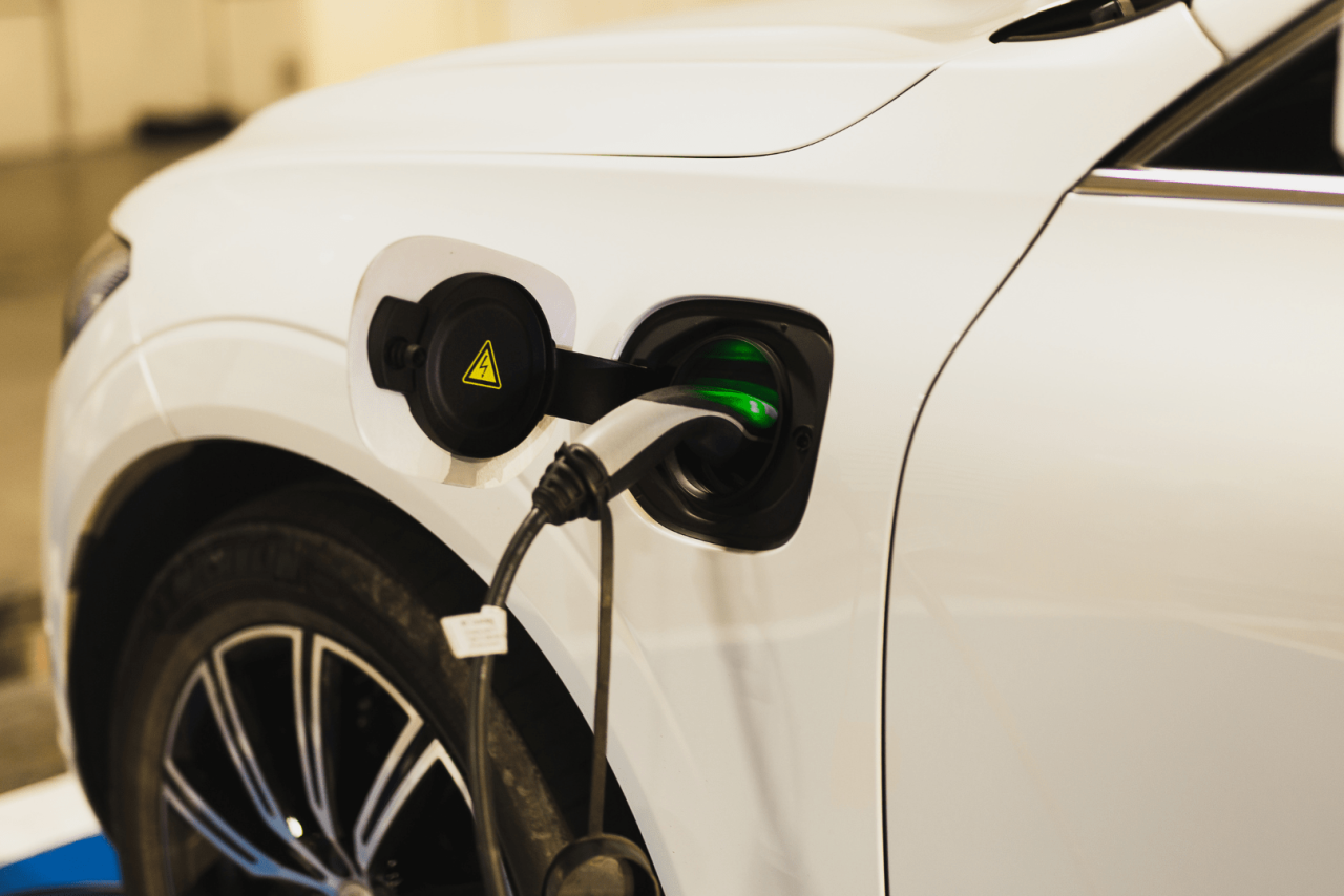 Artificial Intelligence in Electric Cars by 2025