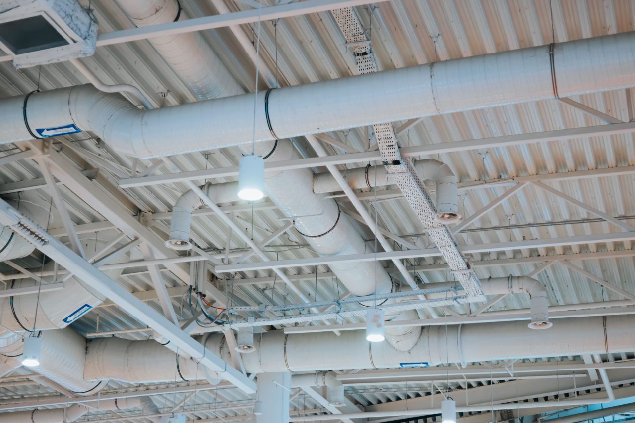 HVAC-Systeme und Rohrleitungen mit schwingungsdämpfenden Lösungen für den akustischen Komfort in Gebäuden